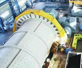 Minerai autogène de broyeur à boulets de fléchissement rectifiant 700 - 1500 kilowatts pour l'exploitation