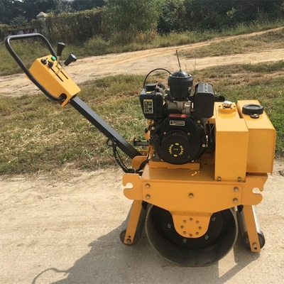 Petite taille résistante de rouleau de route de machines de construction actionnant 770kg de masse