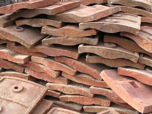 La plaque de revêtement en alliage résistant à l'usure peut être personnalisée pour le concasseur et le moulin à billes