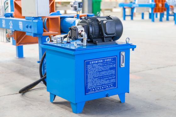 Presse-filtre hydraulique de type boîte pour le traitement des eaux usées industrielles et la déshydratation des boues