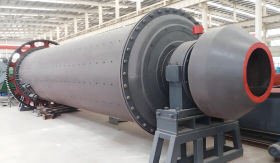 Broyeur de minerai d'équipement minier professionnel, broyeur à boulets avec haute résistance à l'usure et longue durée de vie