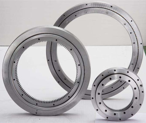 Rouleau cylindrique croisé par rangée simple 62HRC pivotant Ring Bearing