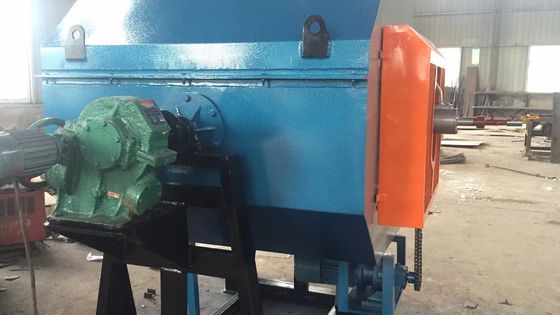 Four de gâchage de type puits vertical et four de traitement thermique